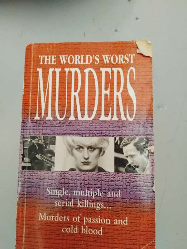 Bók The worlds worst murders