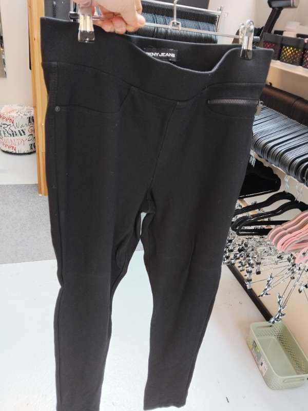 DKNY Buxur notaðar 1 skipti
