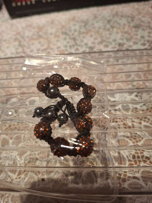 Rautt kúluarmband