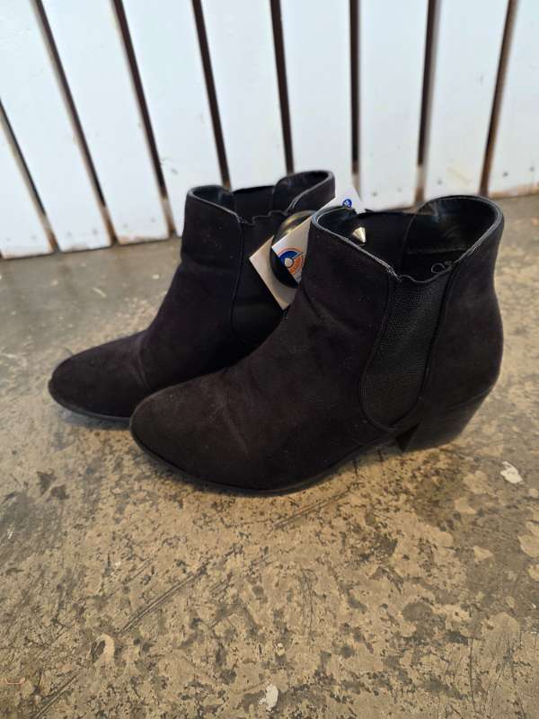 Stígvél stutt suede