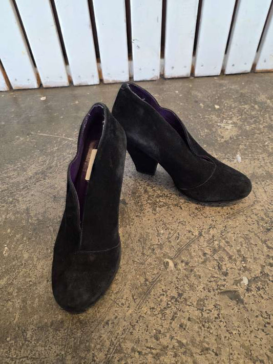 Red or Dead suede hælar