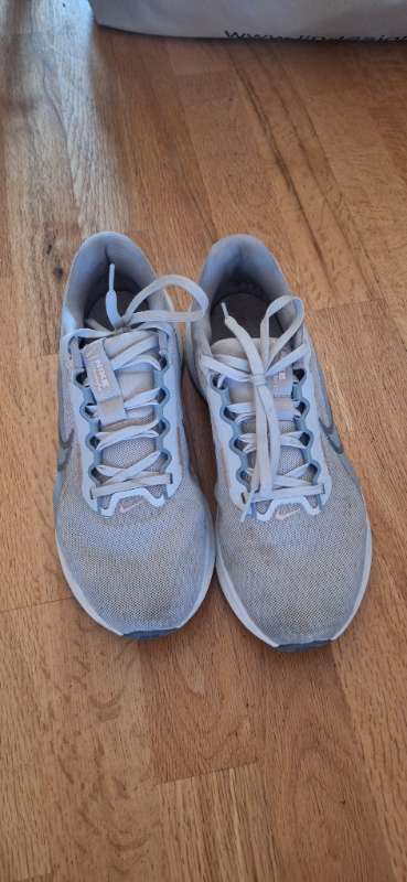 Nike ljósir skór