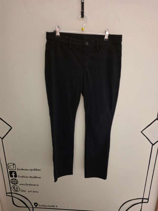 Buxur Uniqlo svartar
