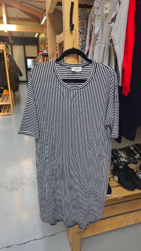 Moss Kjóll röndóttur