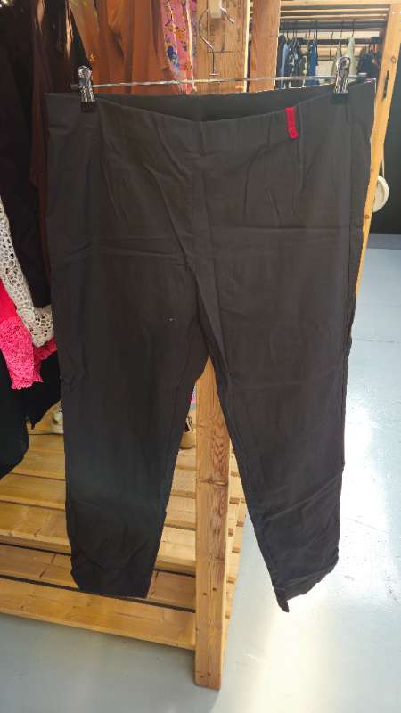 Lindon Buxur gráar