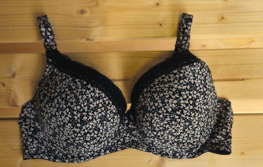 brjóstarhaldari blóma