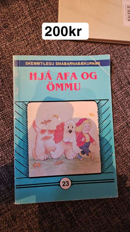 Bók Hjà afa og ömmu