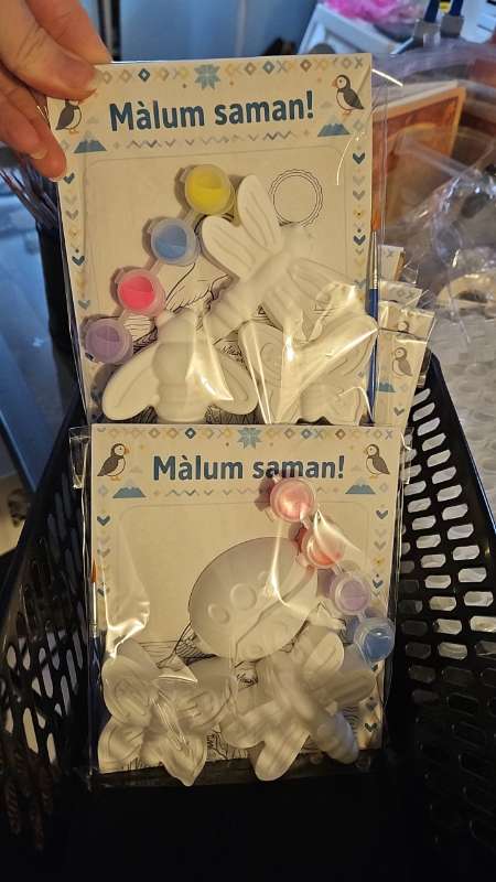 Màlum saman! 3skordýr 4dollur af lit og pensill