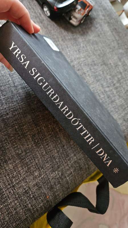 Yrsa sigurðar DNA bók