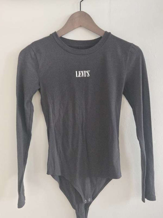 Levis samfella