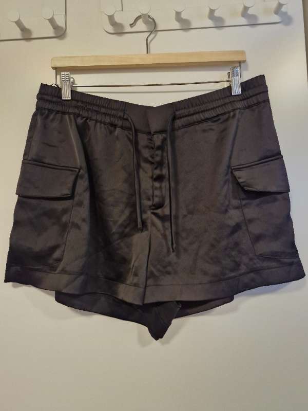 Zara stuttbuxur