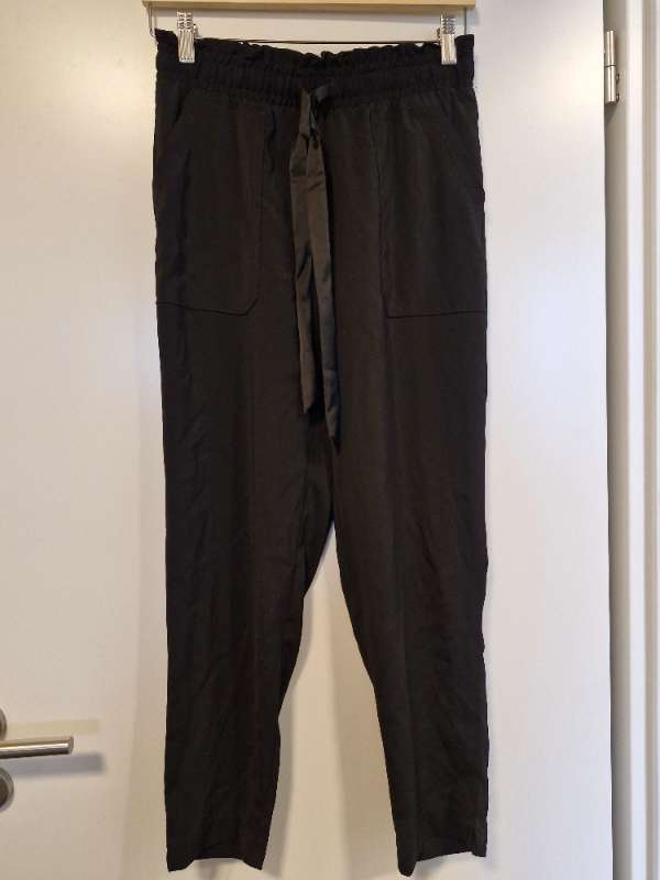 Zara buxur