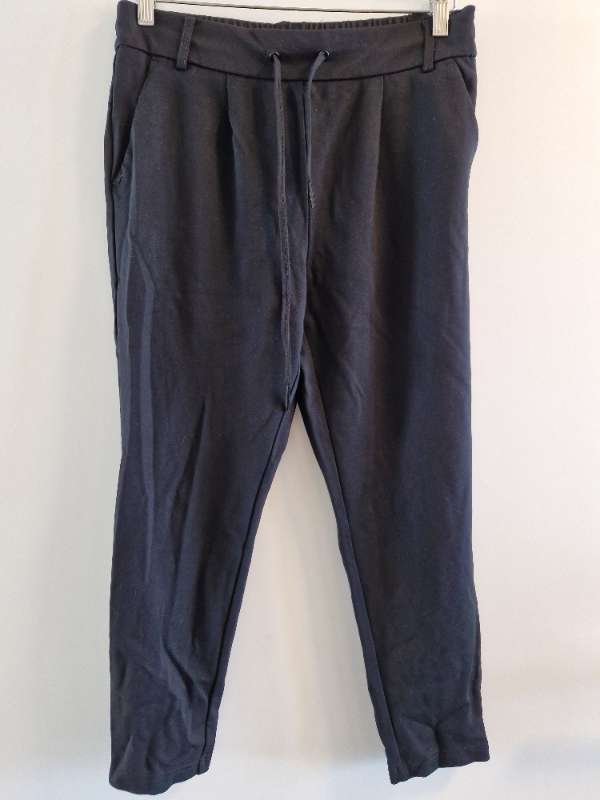 Only joggingbuxur, svartar