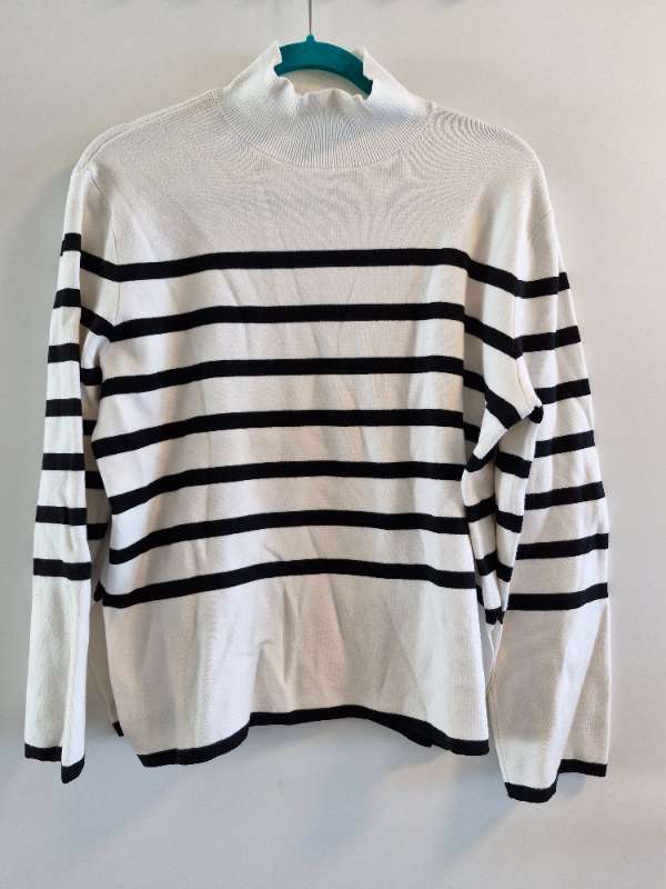 H&M röndótt peysa