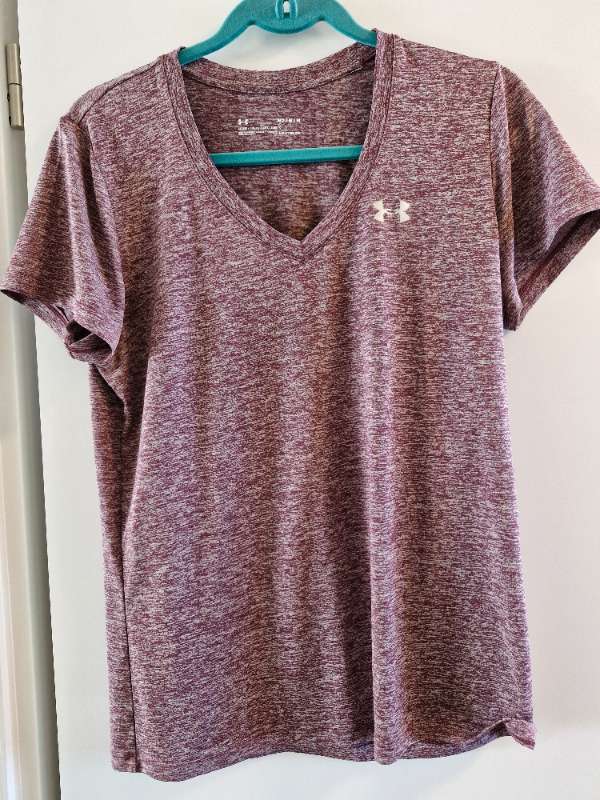 under Armor bolur vínr