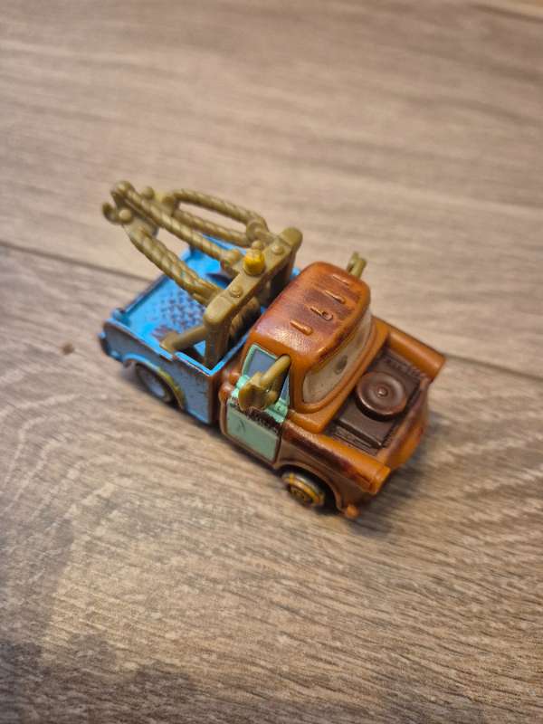 Cars bill brúnn