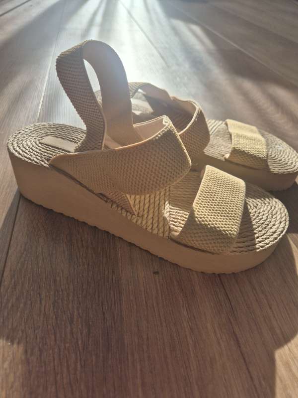 Sandalar dekkri m/hæl