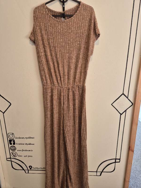 Samfestingur  beige shein