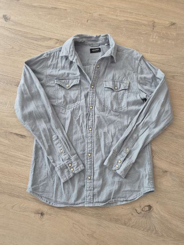 Gallaskyrta frá Jack & Jones