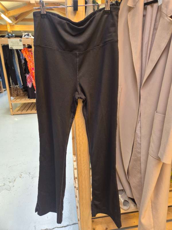Primark buxur með víðum skálmum