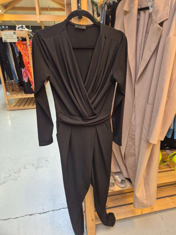 Jumpsuit cult
