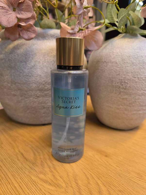 VS aqua kiss