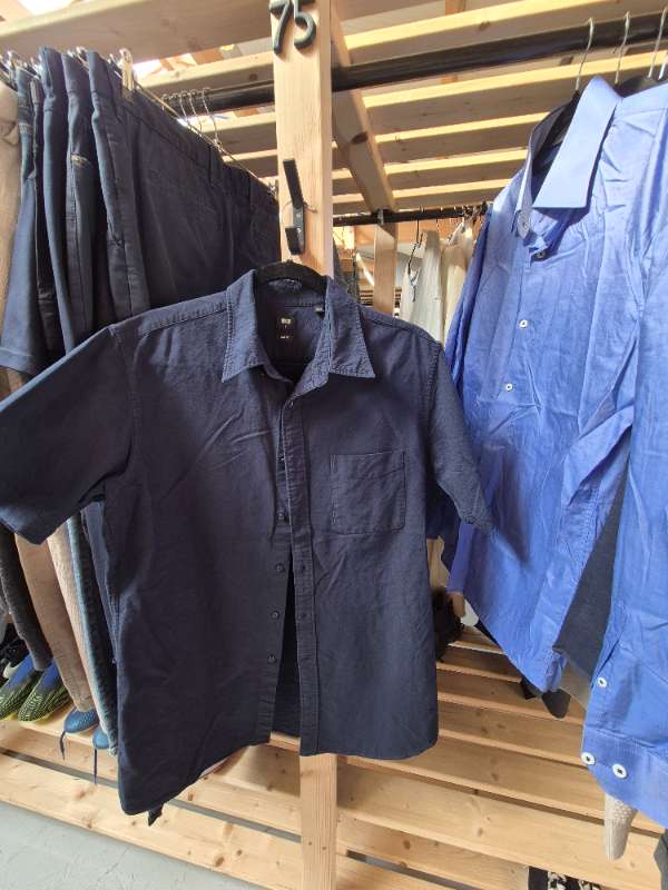 Skyrta stutterma uniqlo