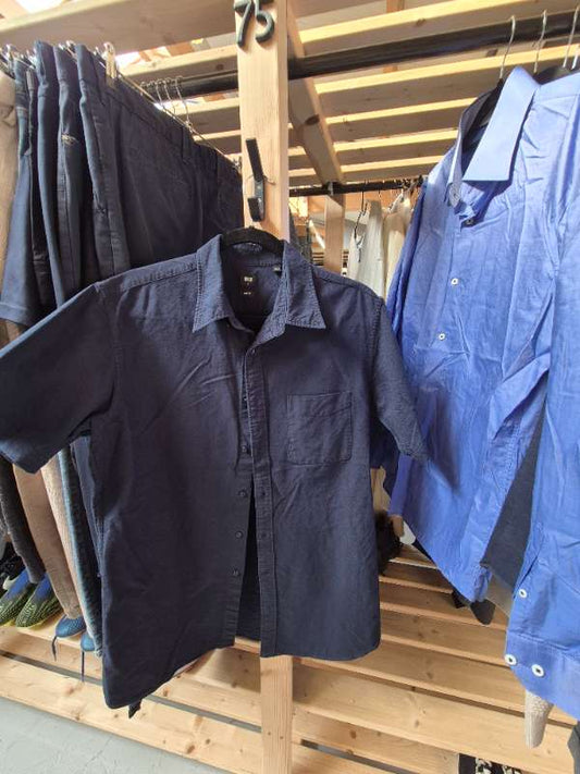 Skyrta stutterma uniqlo