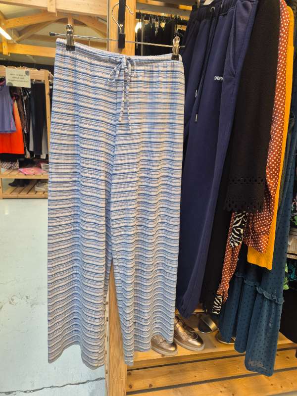 Gina tricot bláar striped