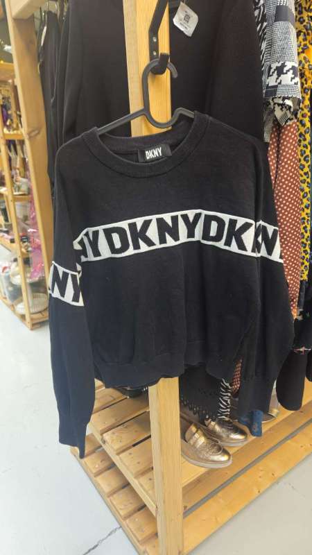 Peysa DKNY
