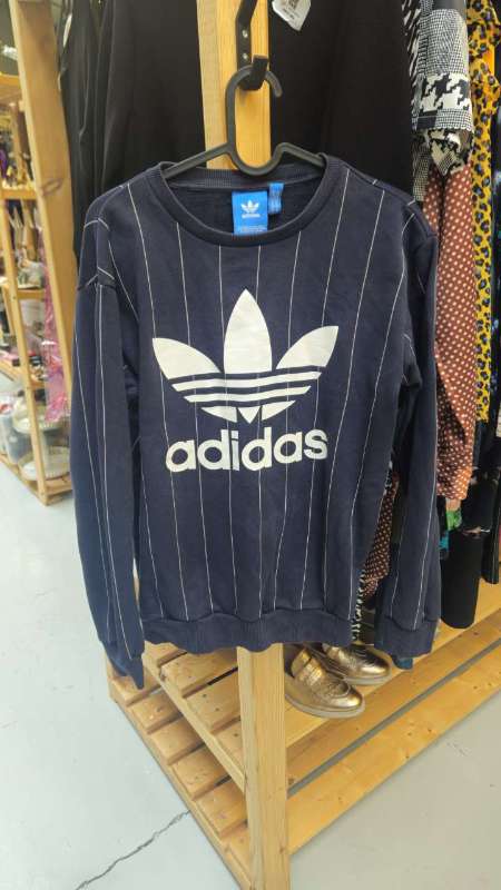 Adidas blá peysa