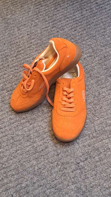 Jodís strigaskór nýir orange