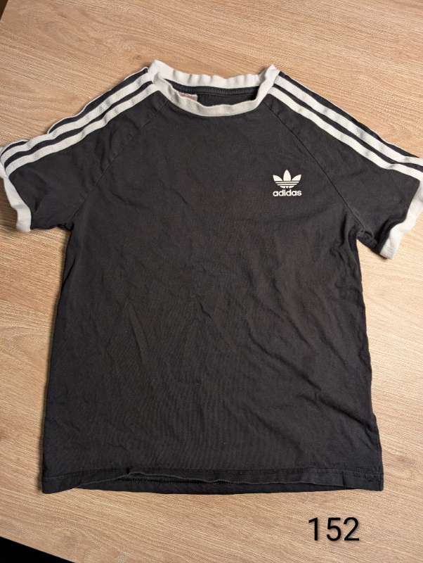 Adidas stuttermabolur