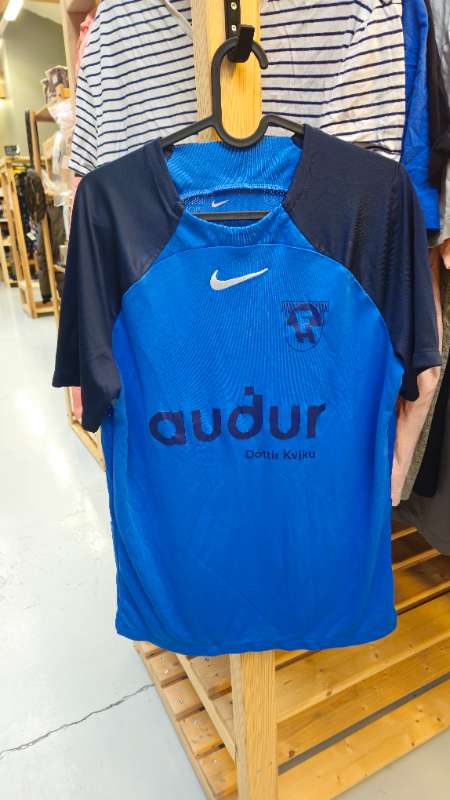 Nike íþróttabolur