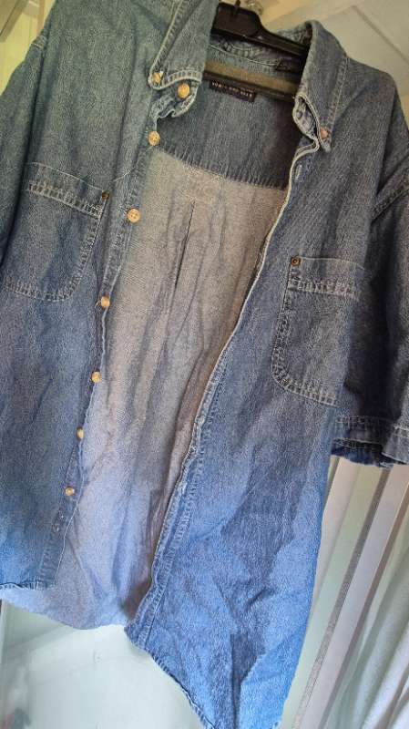 Gallaskyrta með stuttum ermum