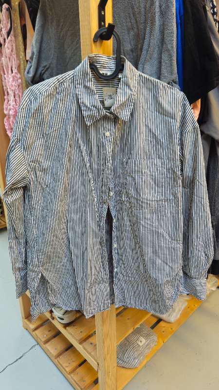 Uniqlo skyrta röndótt