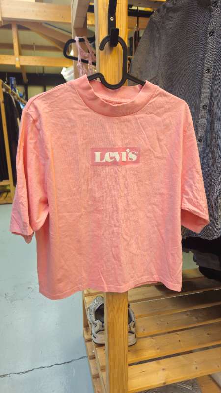 Levi's bolur