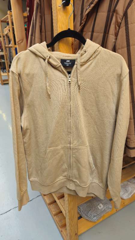 H&M hettupeysa rennd