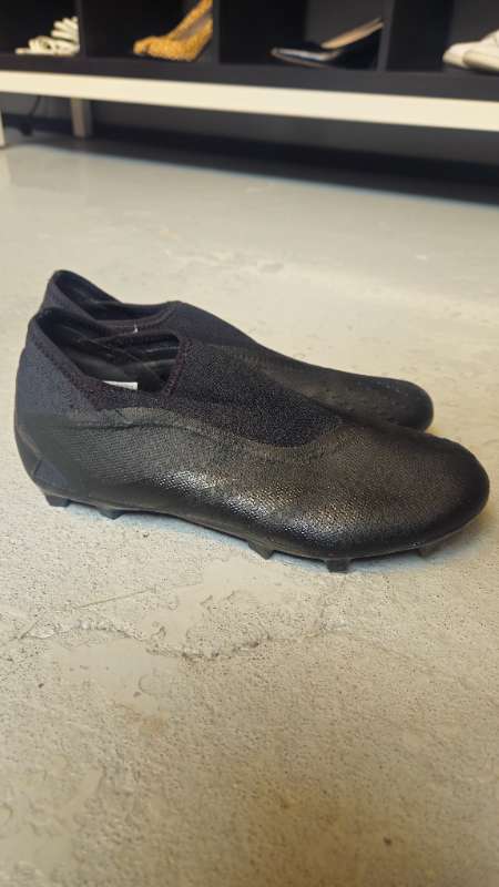 Adidas takkaskór predator