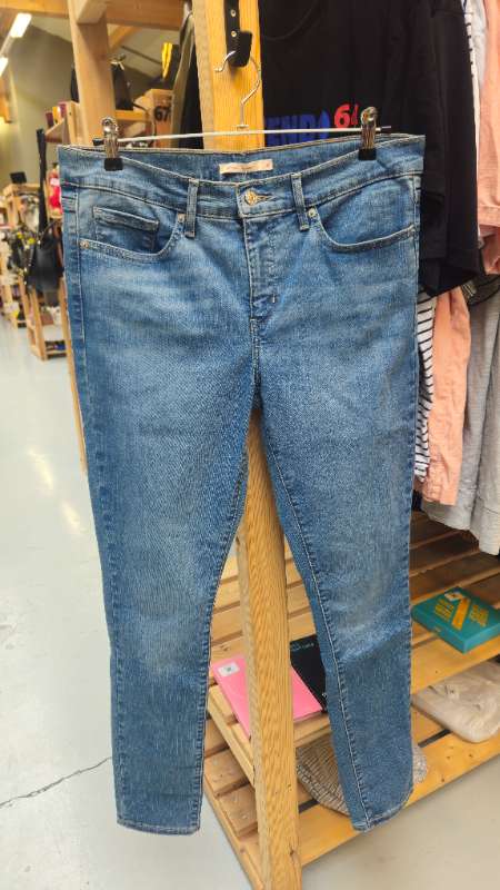 Levi's gallabuxur shaping skinny