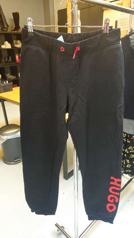 Hugo Boss buxur