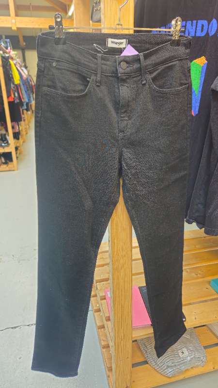 Wrangler buxur svartar