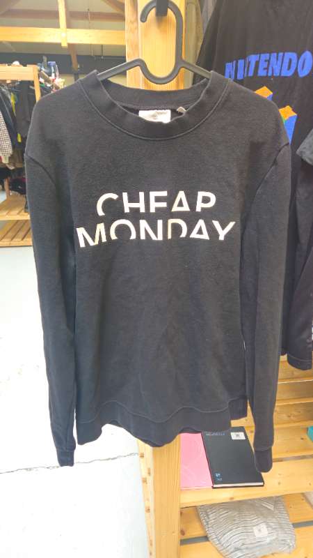 Cheap Monday peysa