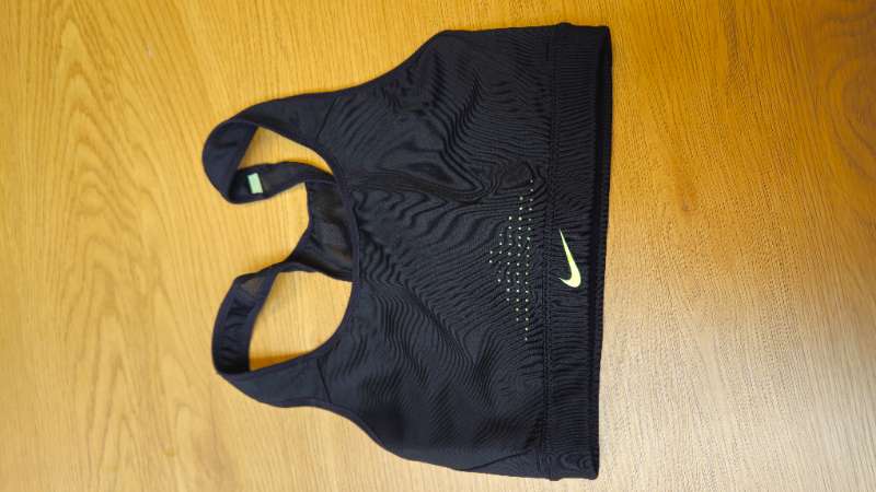 Nike svartur/gulur