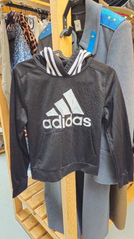 Adidas peysa