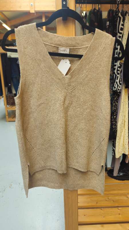 Vila beige vesti