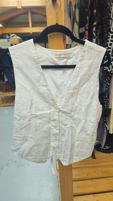 Pull&Bear vesti hvítt