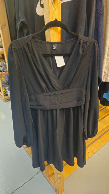 Shein kjóll svartur