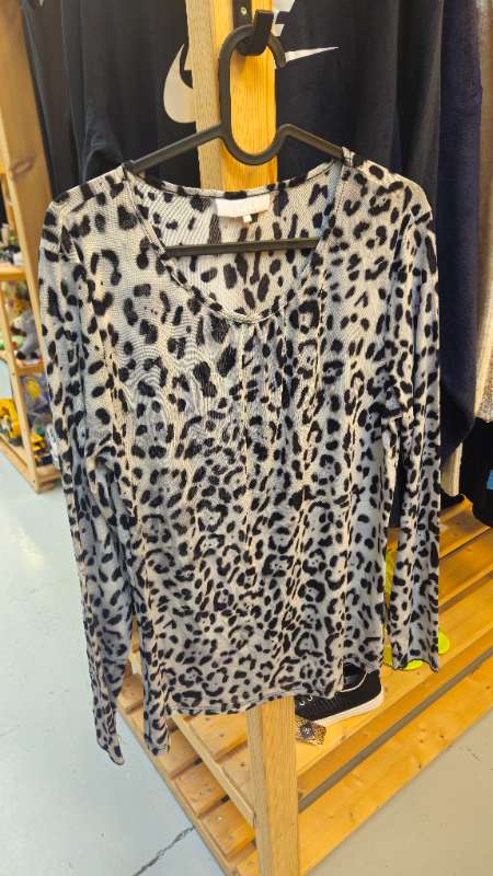 Zeze leopard grár mesh