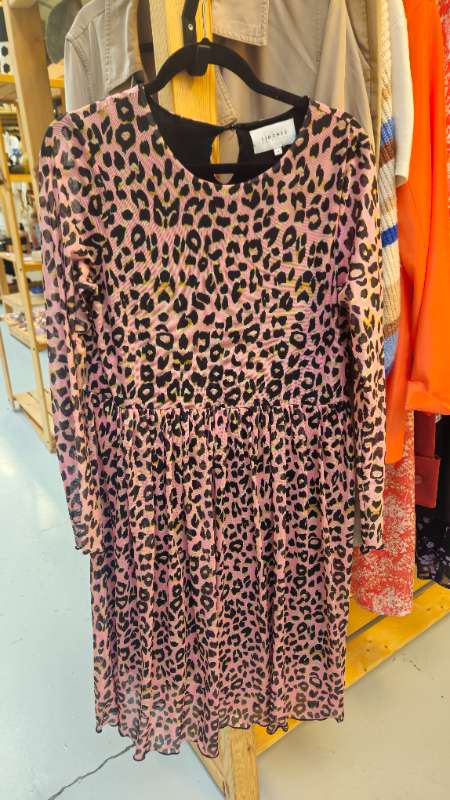 Liberté kjóll leopard bleikur